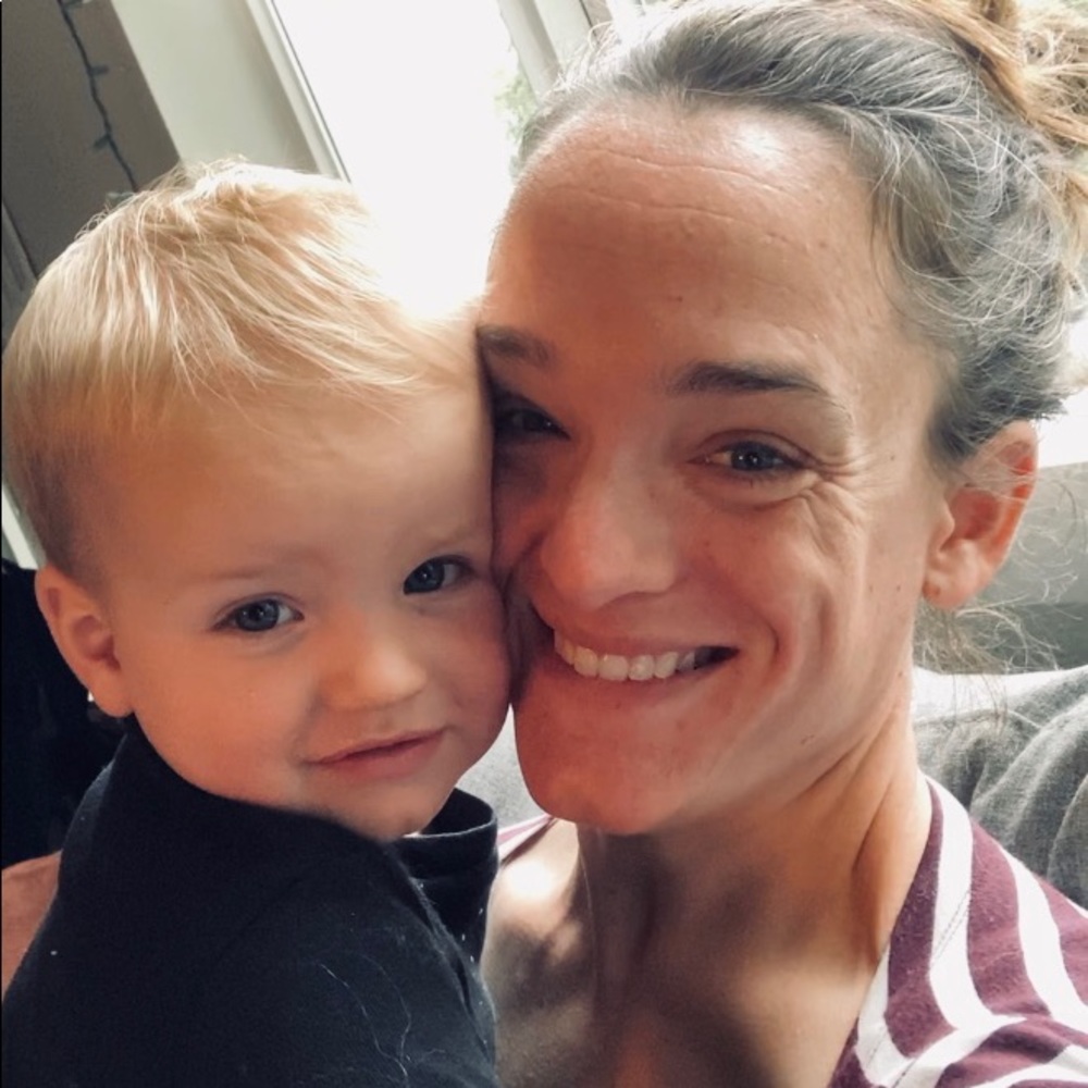 Meet your Posher, Caitlin